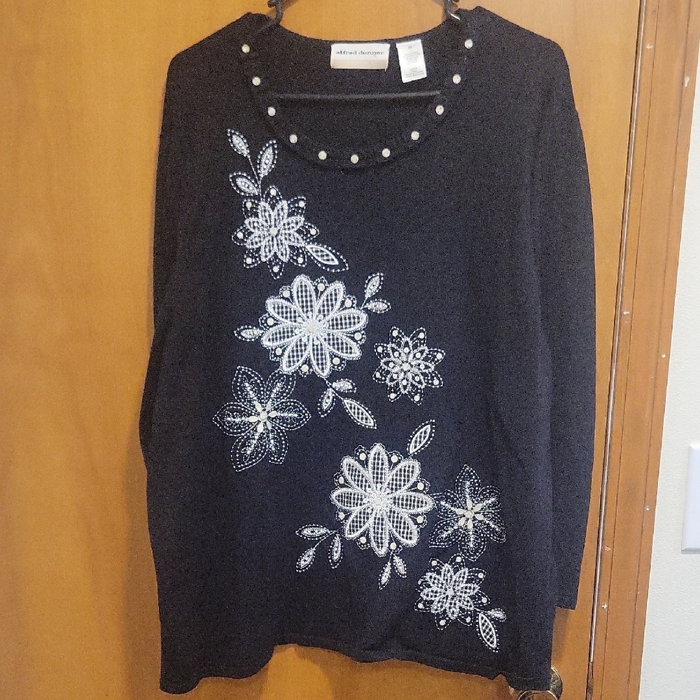 Alfred Dunner Black Top with White Floral Accents